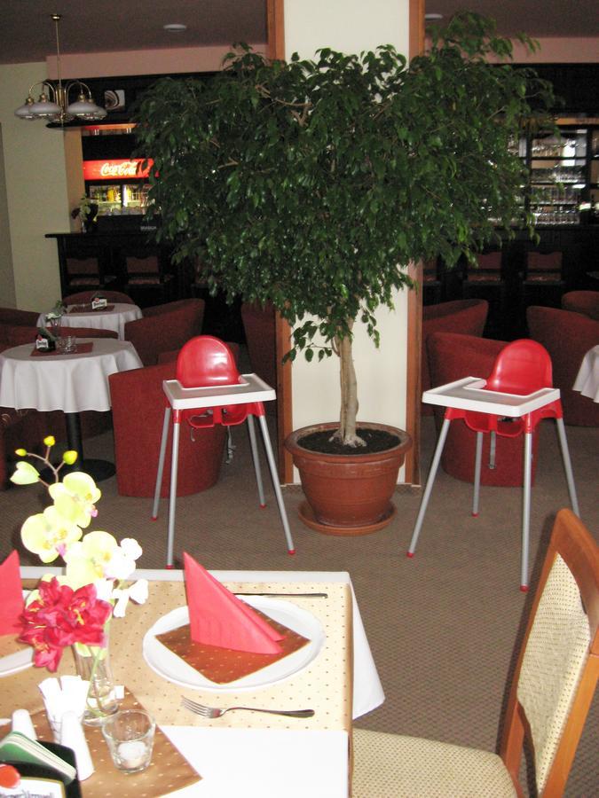 Hotel Manes Svratka ภายนอก รูปภาพ