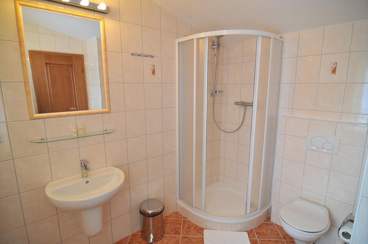 Hotel Manes Svratka ภายนอก รูปภาพ