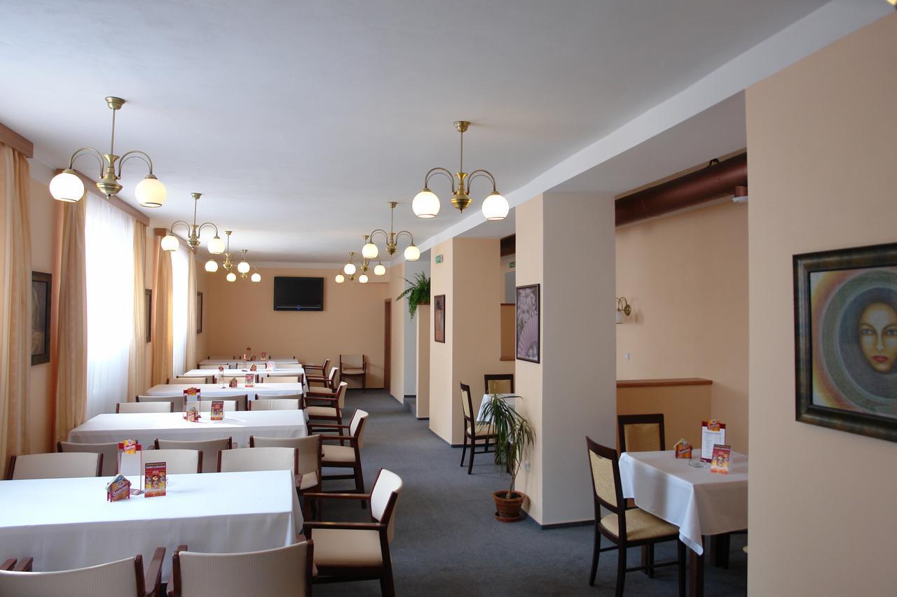 Hotel Manes Svratka ภายนอก รูปภาพ