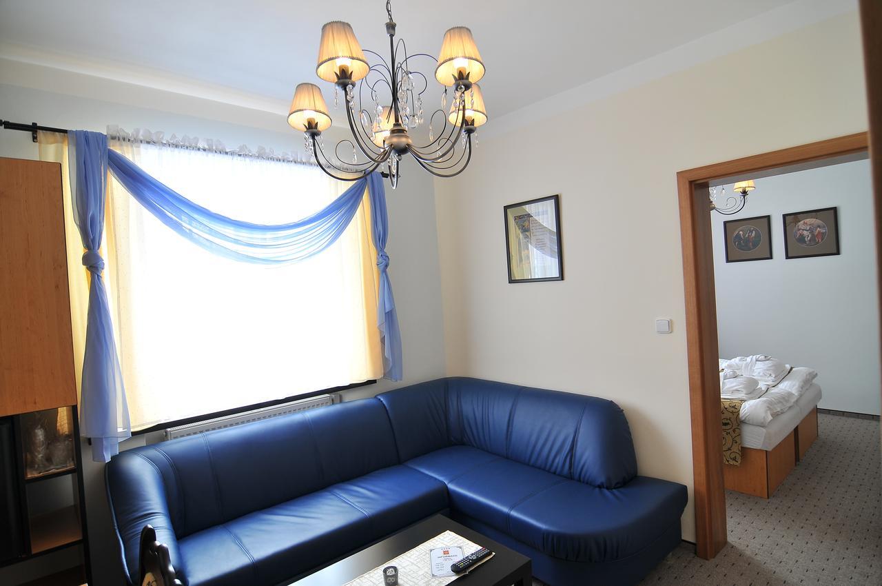 Hotel Manes Svratka ภายนอก รูปภาพ