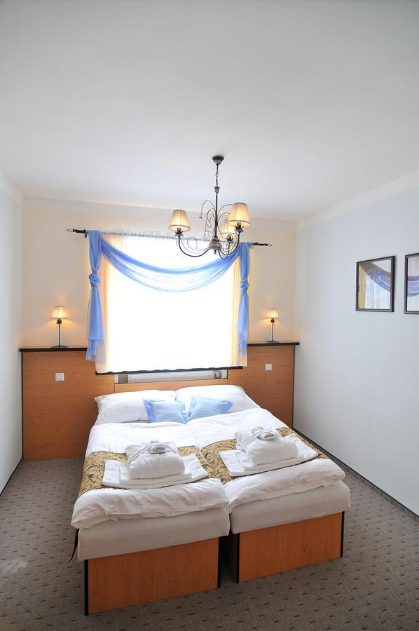 Hotel Manes Svratka ภายนอก รูปภาพ