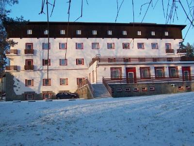 Hotel Manes Svratka ภายนอก รูปภาพ