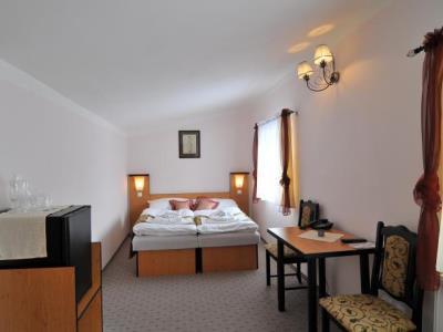 Hotel Manes Svratka ภายนอก รูปภาพ